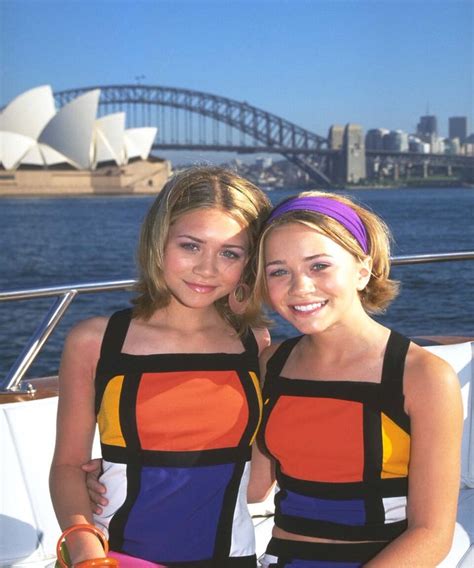 olsen twins matching outfits.